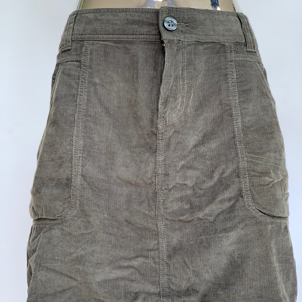 Columbia corduroy brown miniskirt with pockets